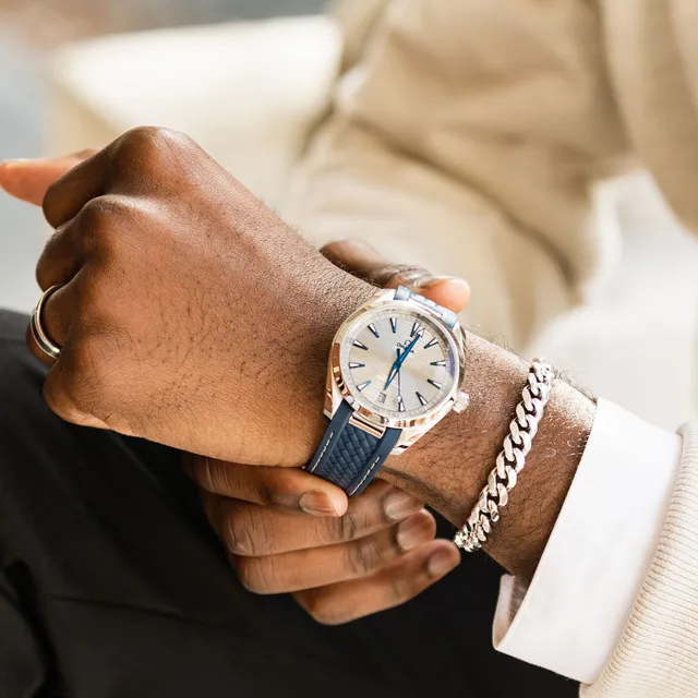 Omega aqua terra blue hot sale rubber strap