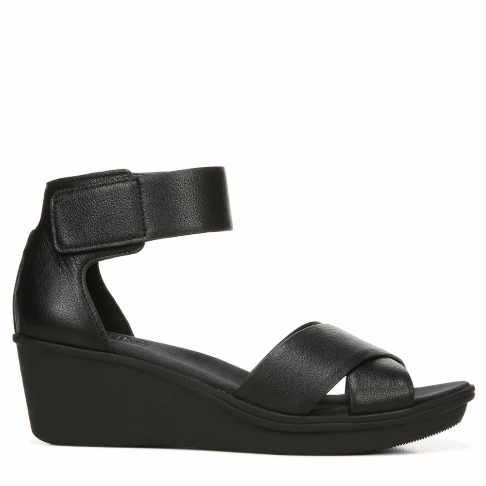 Reitmans Naturalizer Riviera Southcentre Mall