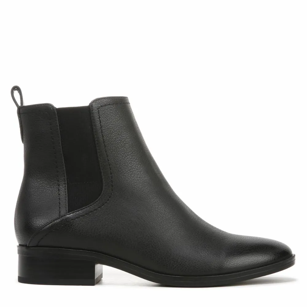 Naturalizer southcentre outlet