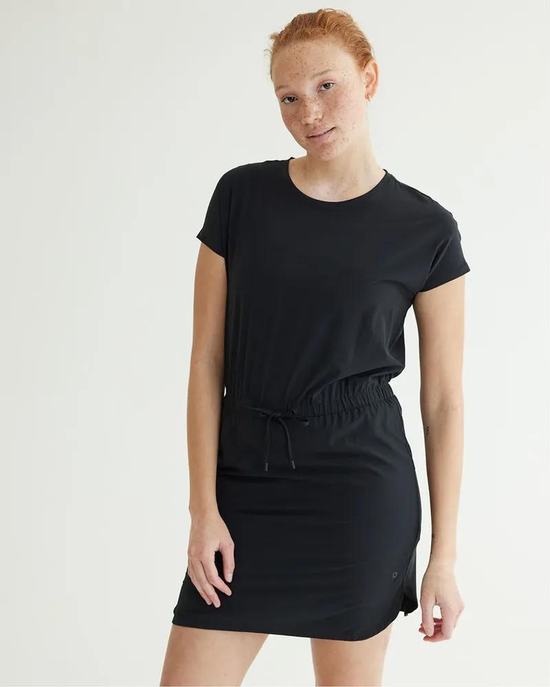 Reitmans Robe col rond et manches courtes Hyba Galeries de