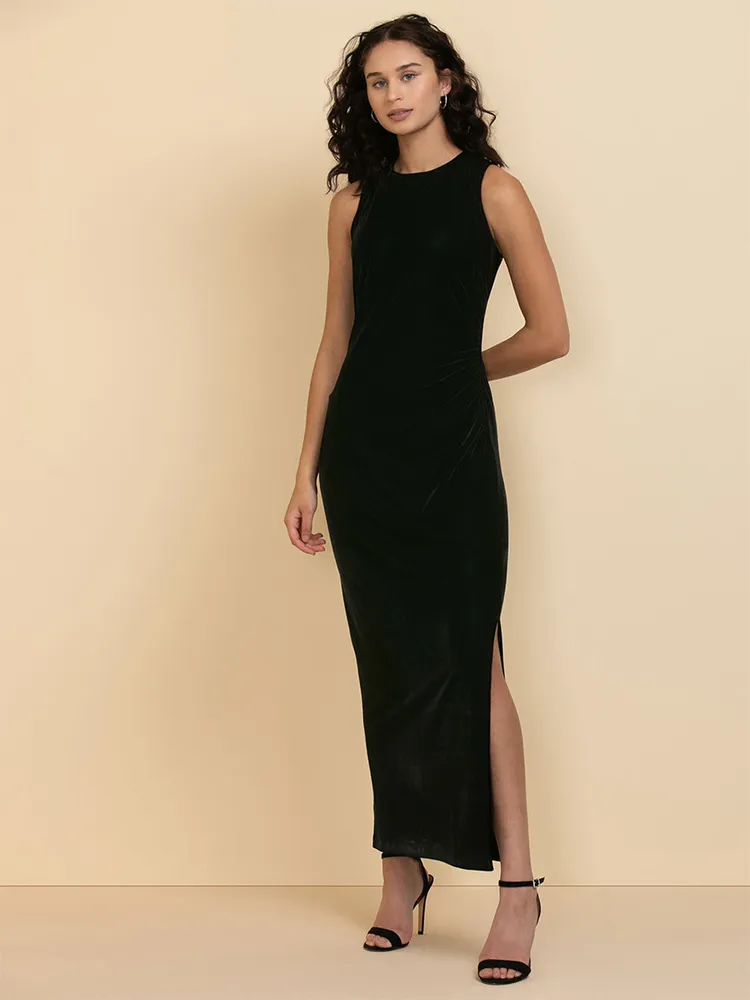 Sleeveless black shop velvet dress