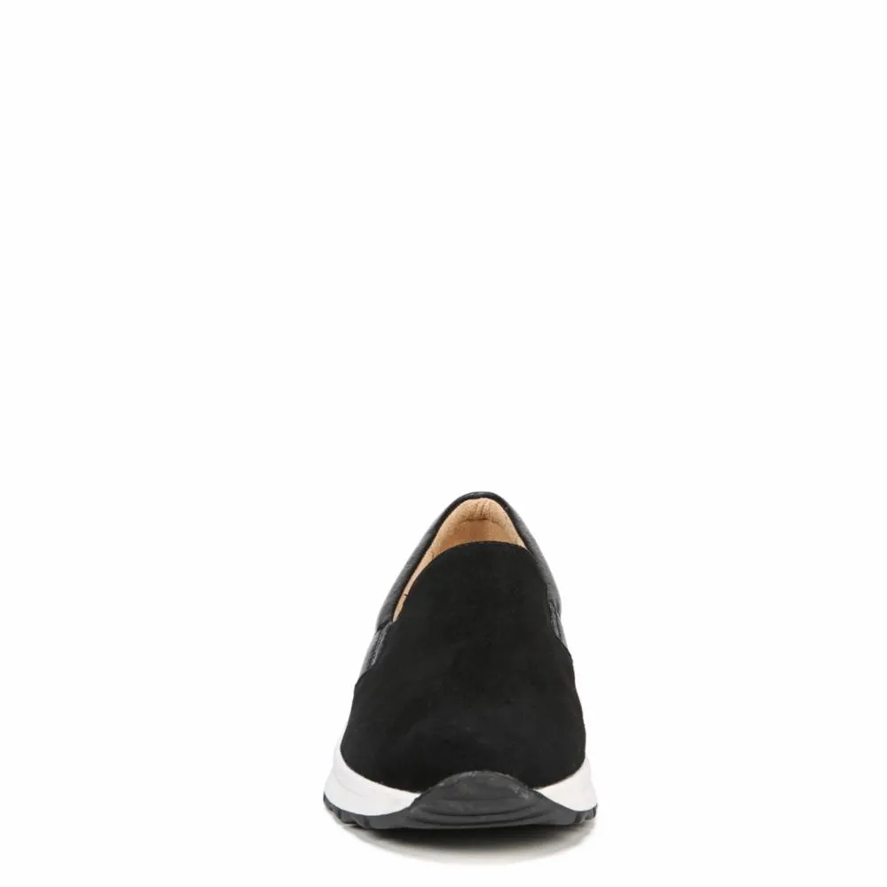 Naturalizer catalog store
