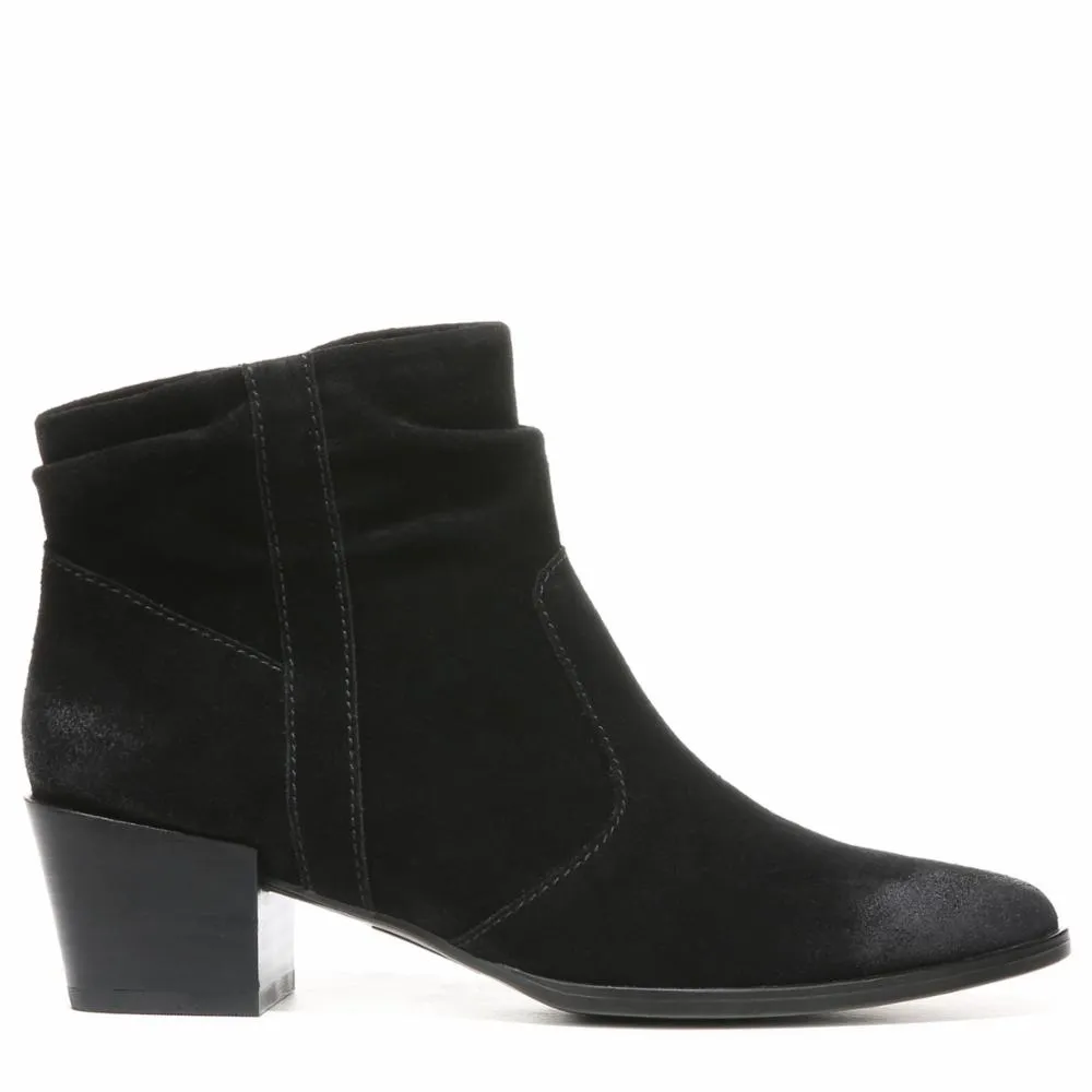 Naturalizer southcentre on sale