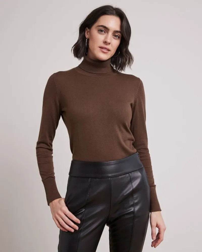Chocolate turtleneck sweater shop