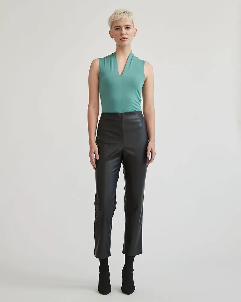 RW CO Faux Leather High Rise Straight Leg Ankle Pant 27