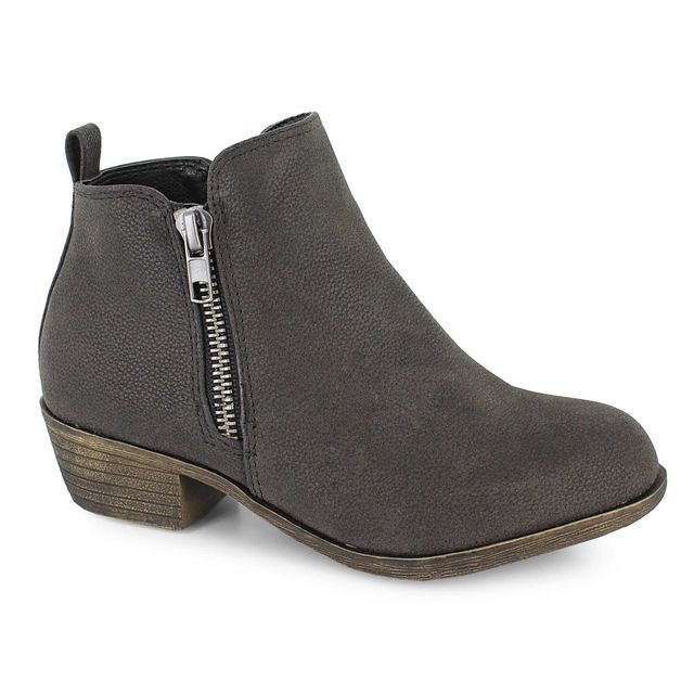 SHOE DEPT. ENCORE Jessica Cline Dani Connecticut Post Mall