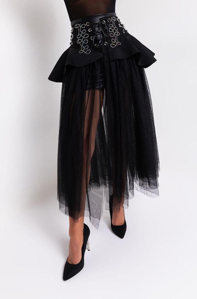 Black lace skirt best sale queen