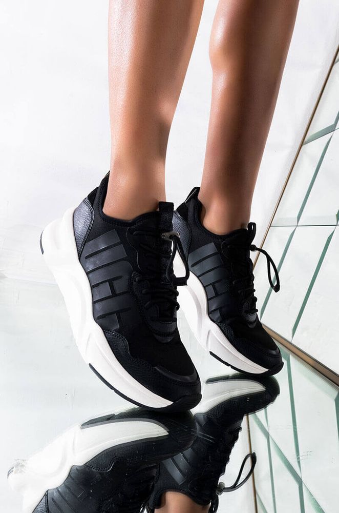 Ugg AKIRA Ugg Women's La Daze Sneaker Black | Foxvalley Mall