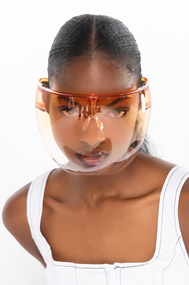 Tinted outlet face visor