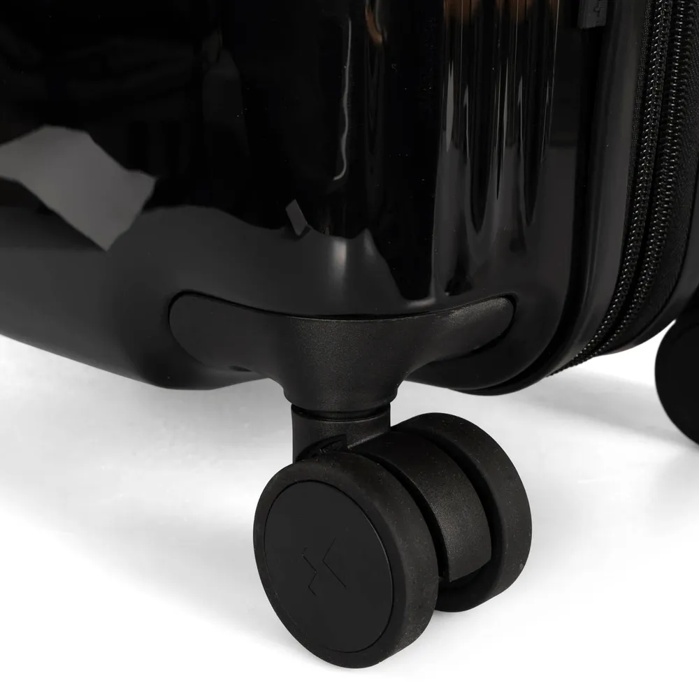 Bentley Capetown Hardside 19" CarryOn Luggage Upper Canada Mall