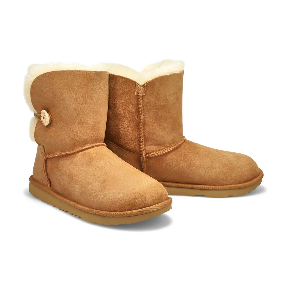 Girls bailey clearance button uggs