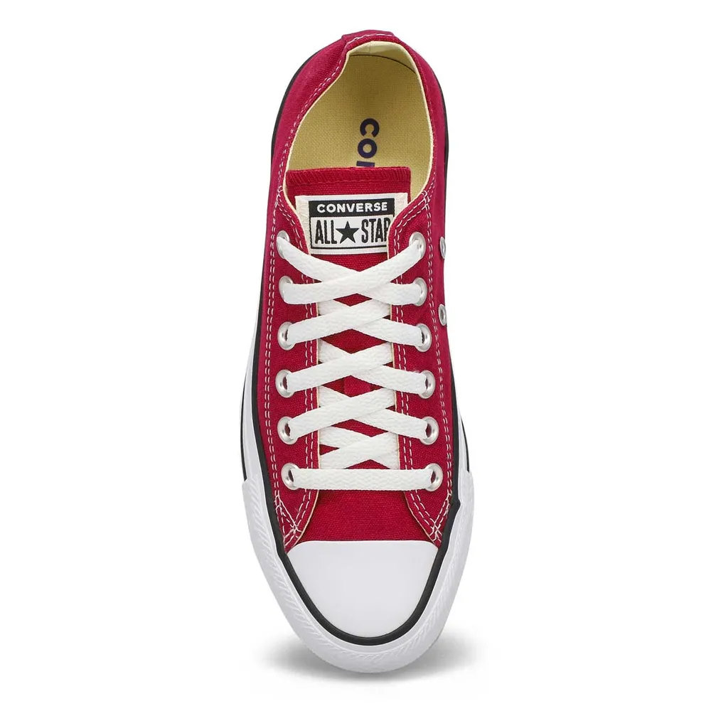 Maroon chuck outlet taylors womens