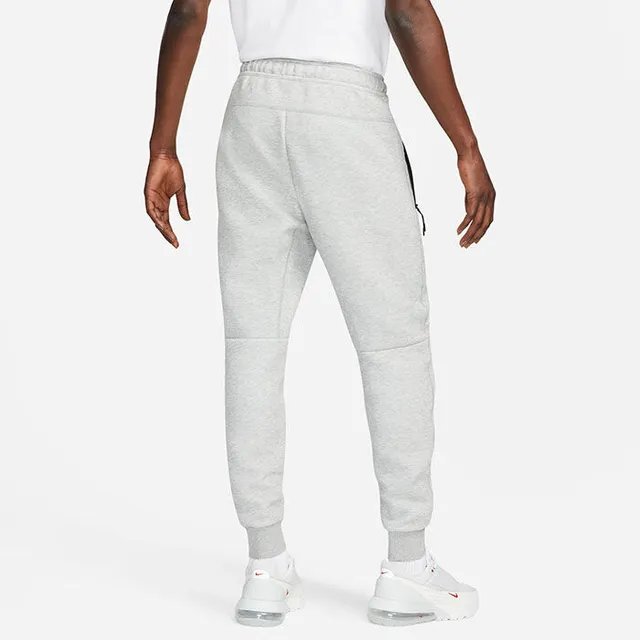 Nike tech fleece 2024 jogger in grey