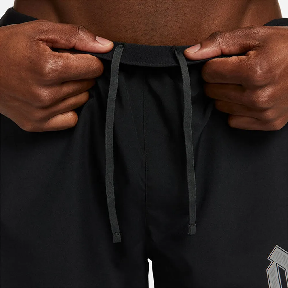 Nike Men s Dri FIT Run Division Challenger 5