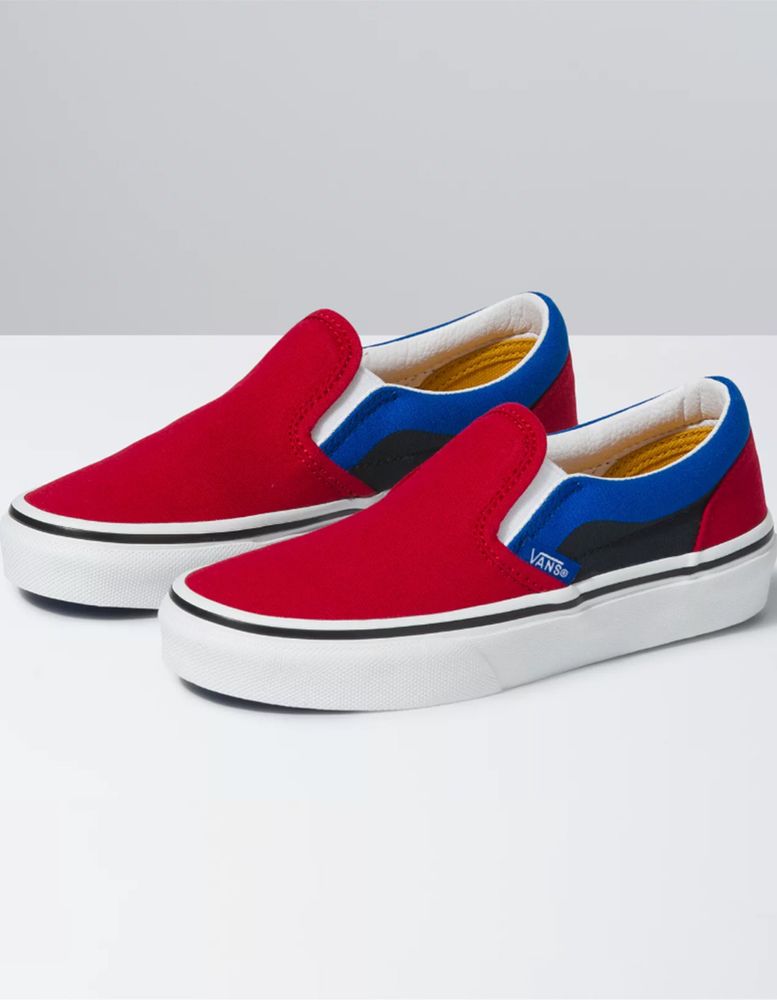 Vans in the galleria mall store