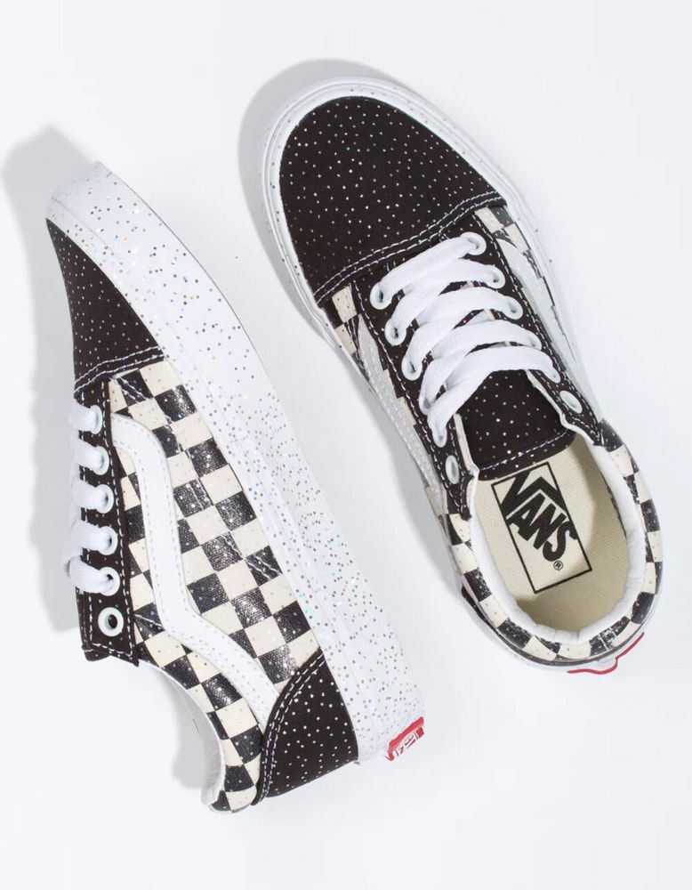 Tillys girls shoes store