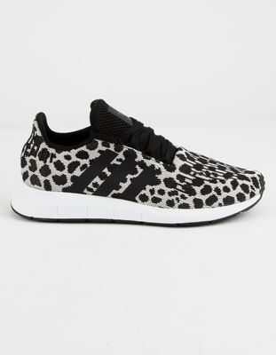 Adidas swift run raw black and white sales