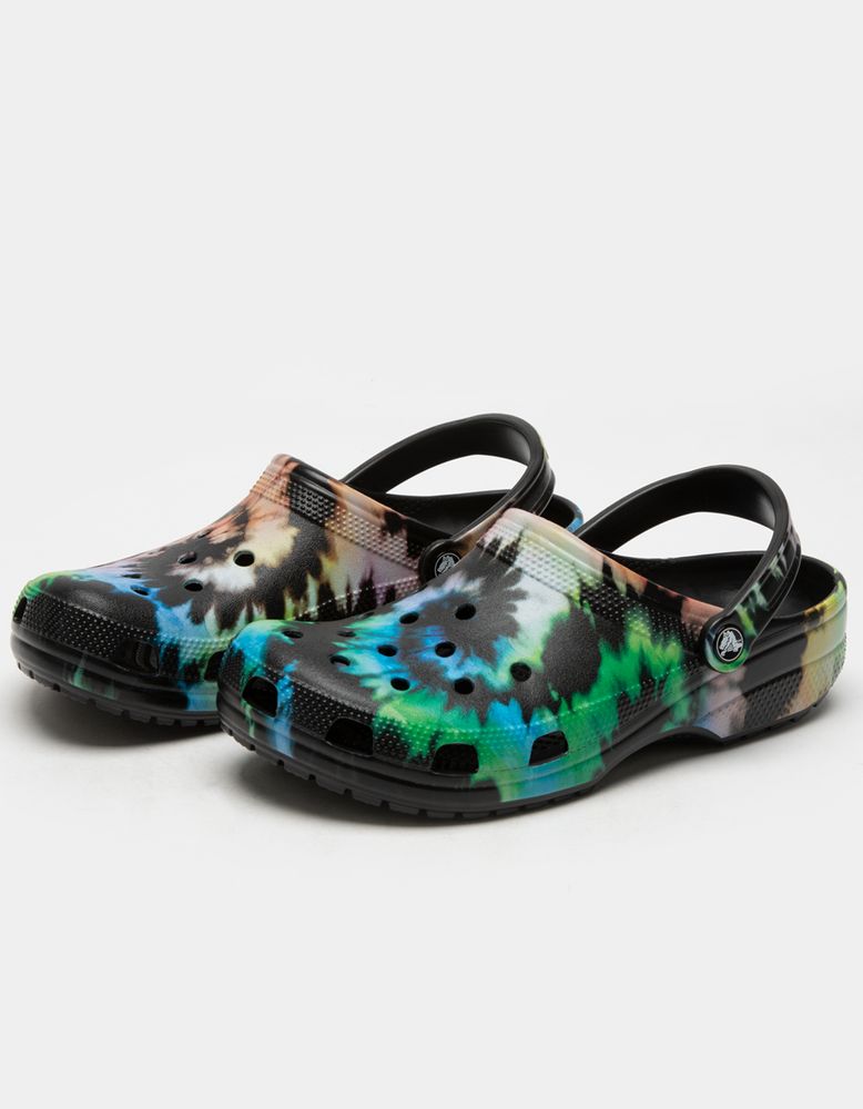 Black tie dye crocs deals