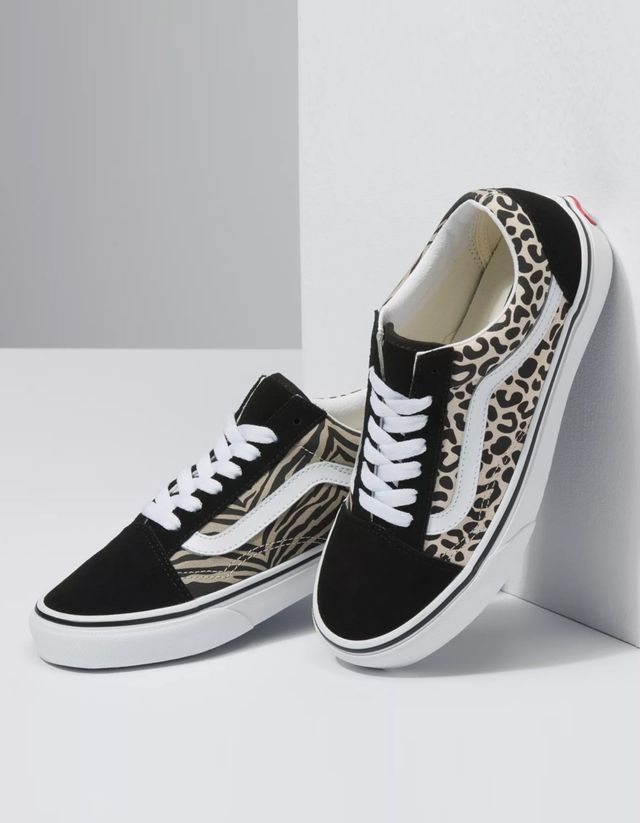 Vans vancouver mall discount