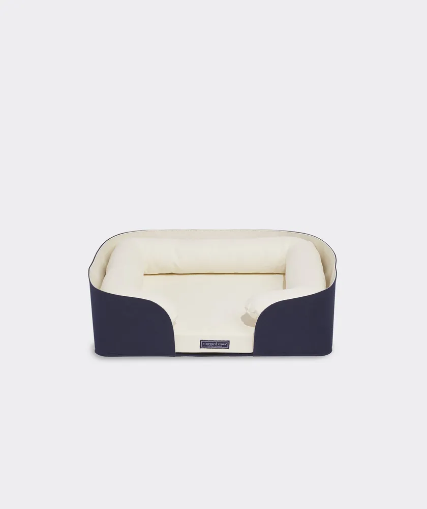 Vineyard Vines Small Structured Dog Bed The Summit at Fritz Farm
