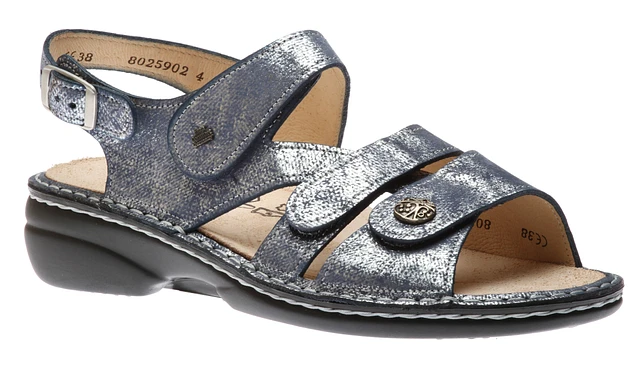 Finn Comfort Gomera Black | Erin Mills Town Centre