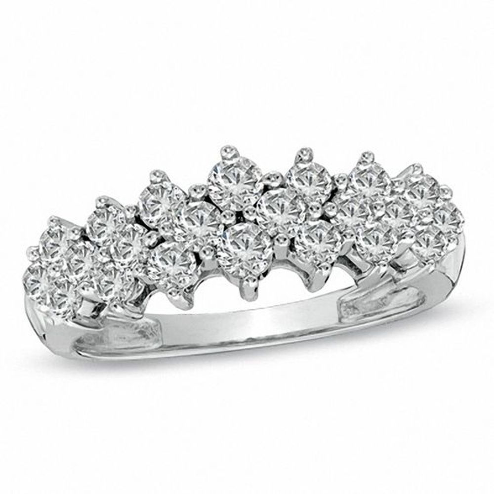 Pyramid cluster store diamond ring